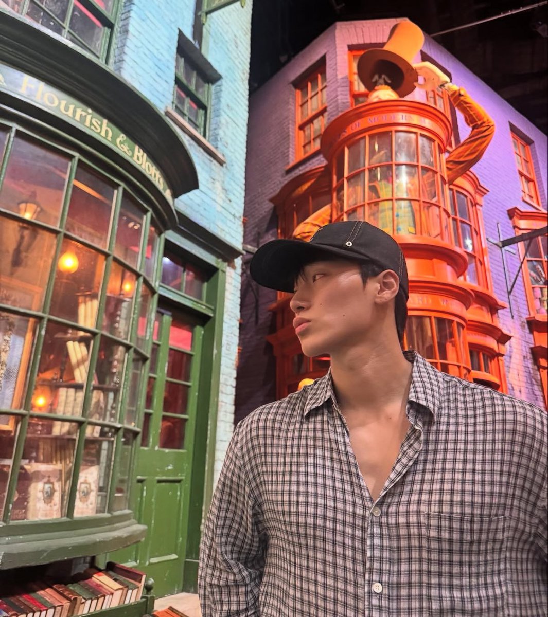 woosanges's tweet photo. thinking about how wooyoung said san takes interest in whatever he does so he can support his interests https://t.co/AtV2Dj1g2J