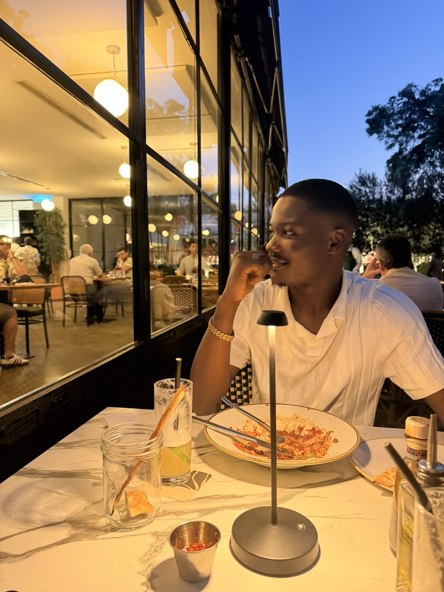 niiofeicofie's tweet photo. last frame; word!🧏🏾‍♂️ https://t.co/biCGvqpPyu