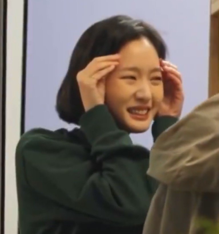 ggoneamess's tweet photo. ggone right now: girl, you should’ve just gone home and slept after the movie. no story. no handwritten message. NOTHINGGGG!!! https://t.co/b18DROMBVg