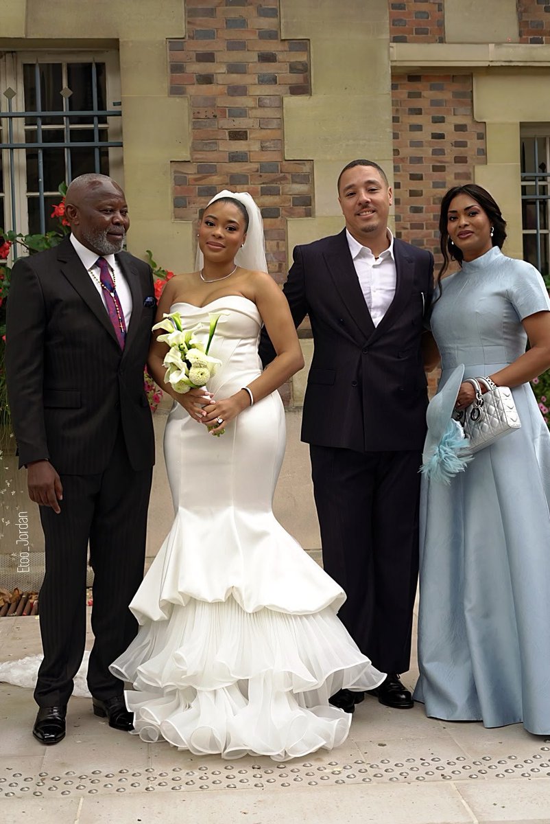 kirimwami51229's tweet photo. 💍🇨🇩 Toutes mes sincères félicitations aux heureux mariés #DaidaMpiana et son conjoint ! Que votre union soit remplie d’amour, de bonheur, de complicité et de bénédictions. Que Dieu accompagne votre foyer et vous accorde une longue vie de bonheur à deux. ❤️ https://t.co/yyhXNhYgtT