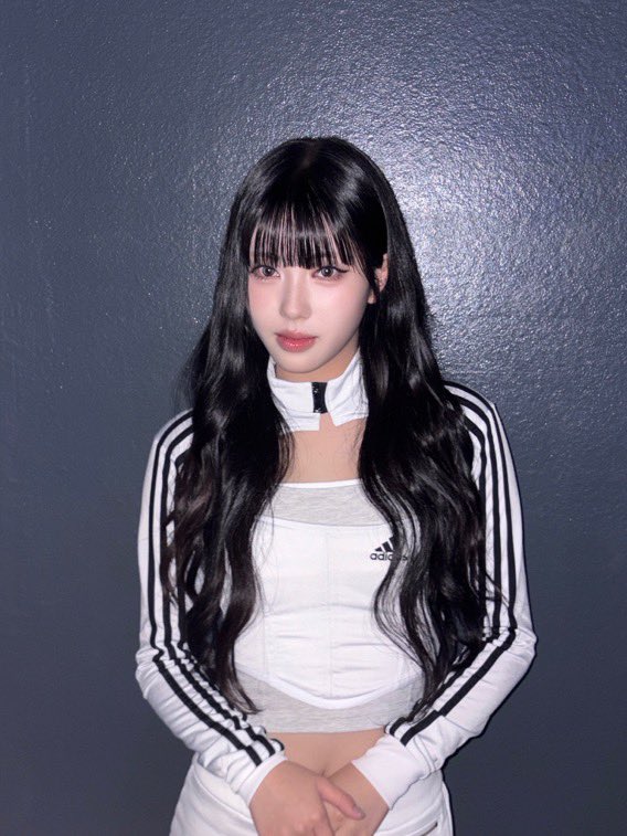KokoFranceFan's tweet photo. ( izME ) ✧ 28.09.26

‘Une frange parfaite✌︎('ω')✌︎’

#IZNA #이즈나 #KOKO #코코 #ココ https://t.co/3epPDhHr6Q