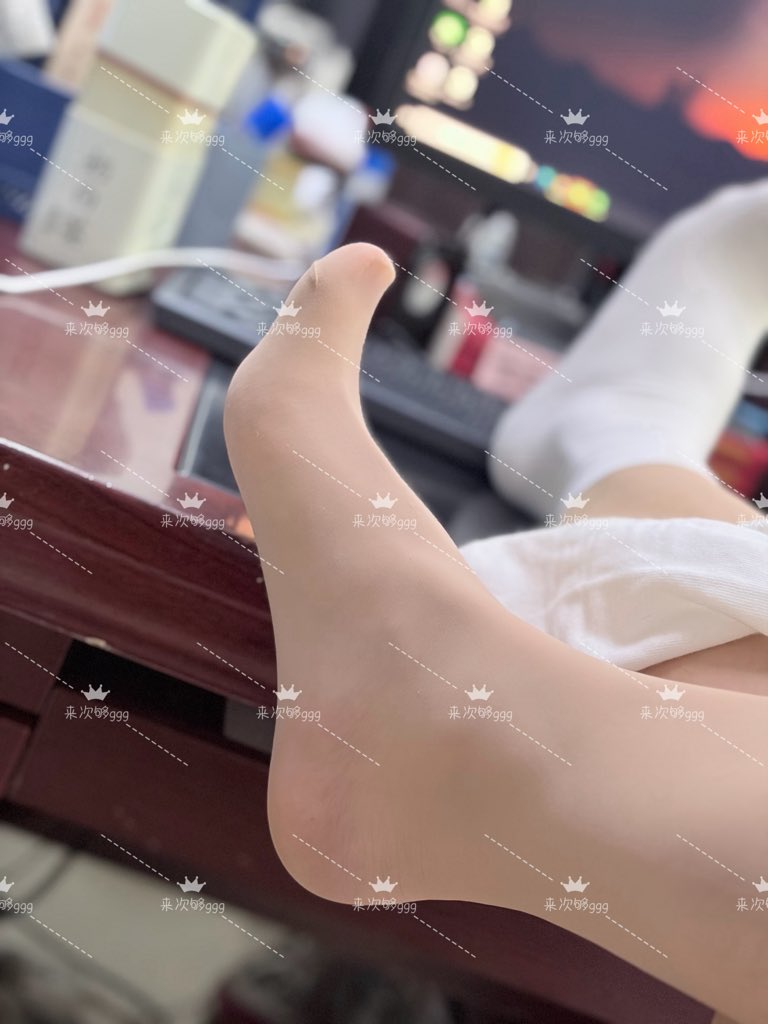 Shady9875S's tweet photo. 被小男娘羞辱是种什么样的体验 #伪娘 #男娘 #cdts #丝袜 #肉丝 #极光袜 #河南cd #女装 #小白袜 #库里丝 #焦作 https://t.co/RIKFICrDrO