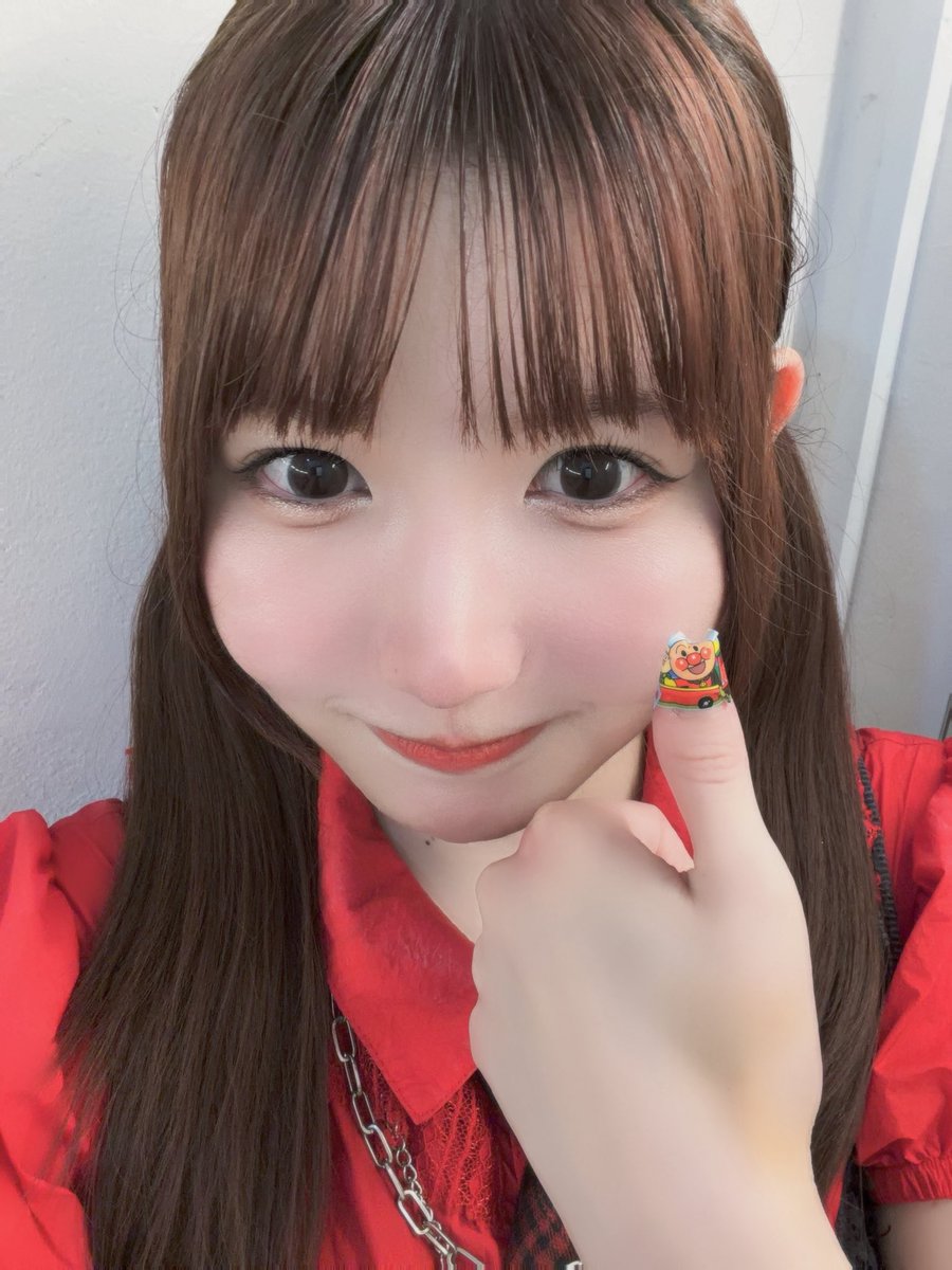 nagi_akzn's tweet photo. ライブ後のアンパンマンと私 https://t.co/iva8UfqoFr