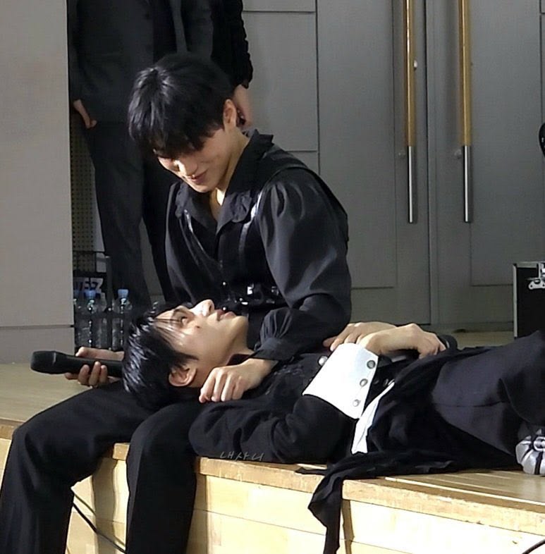 8kak1team's tweet photo. 세상에서제일비웃김   불화설  이라는말 
  진짜? https://t.co/33SC25X5Ot