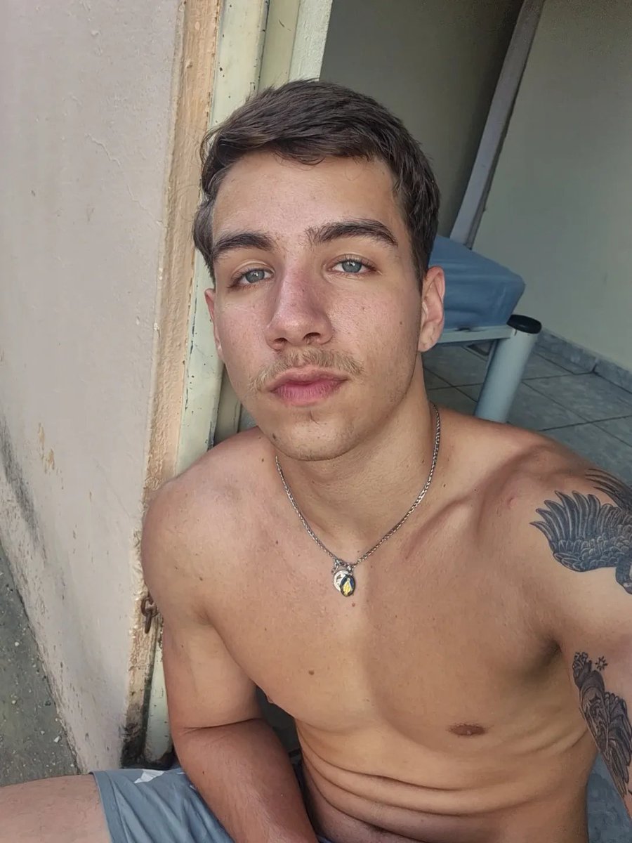 eupeuzz's tweet photo. Bom dia https://t.co/URSDwIpduz