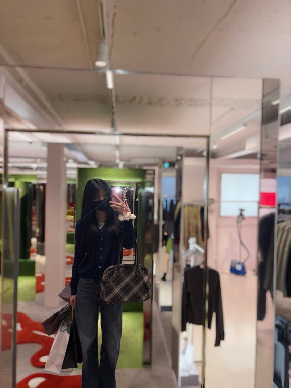 KokoFranceFan's tweet photo. ( izME ) ✧ 28.09.26

‘Automne de l'appétit ☺︎🍂’

#IZNA #이즈나 #KOKO #코코 #ココ https://t.co/ANzSeajbUb
