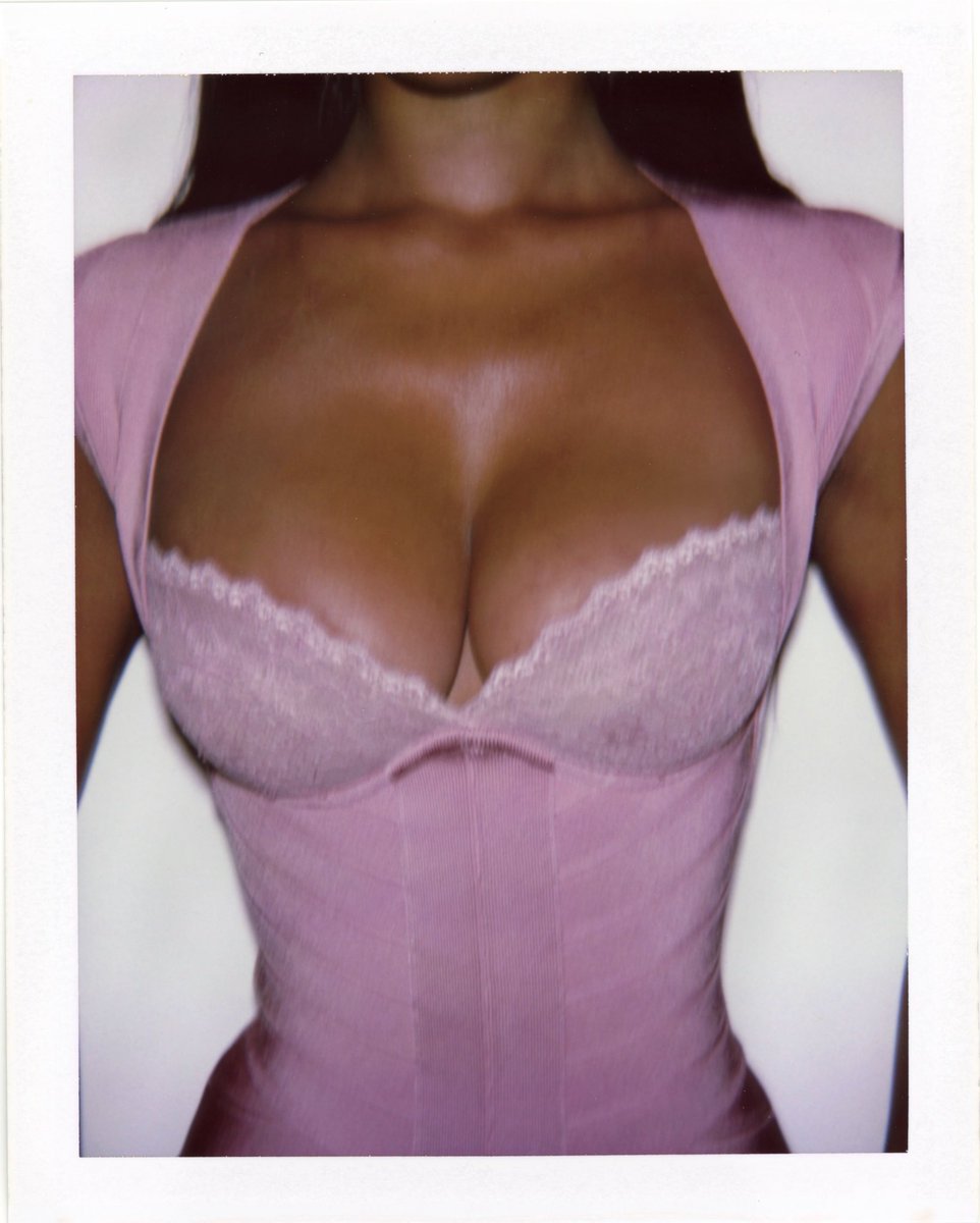 HouseOfCB's tweet photo. Bandage is back, again 🎀 https://t.co/IjwdnlSGeA