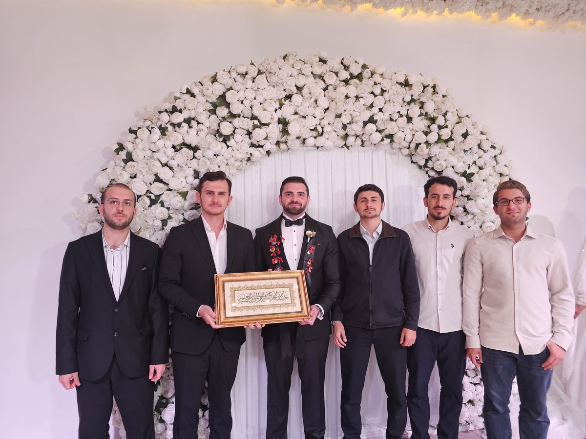 4fakulte's tweet photo. Komisyon Başkanımız ve komisyon üyelerimizle birlikte, önceki dönem Komisyon Başkanlarımızdan Muhammed Demiryürek Reisimizin düğün cemiyetine iştirak ettik. https://t.co/VjnMDQ8hWy