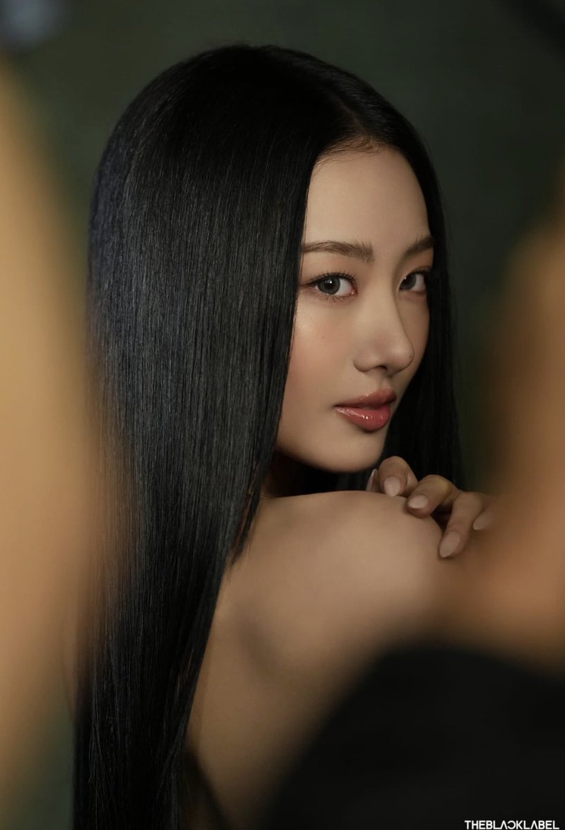 GawonBrOficial's tweet photo. gawon para a campanha com a aveda (1/2)
olha que perfeição, faria loucuras por ela
#MEOVV #미야오 #GAWON #가원 https://t.co/Pacb1samhp
