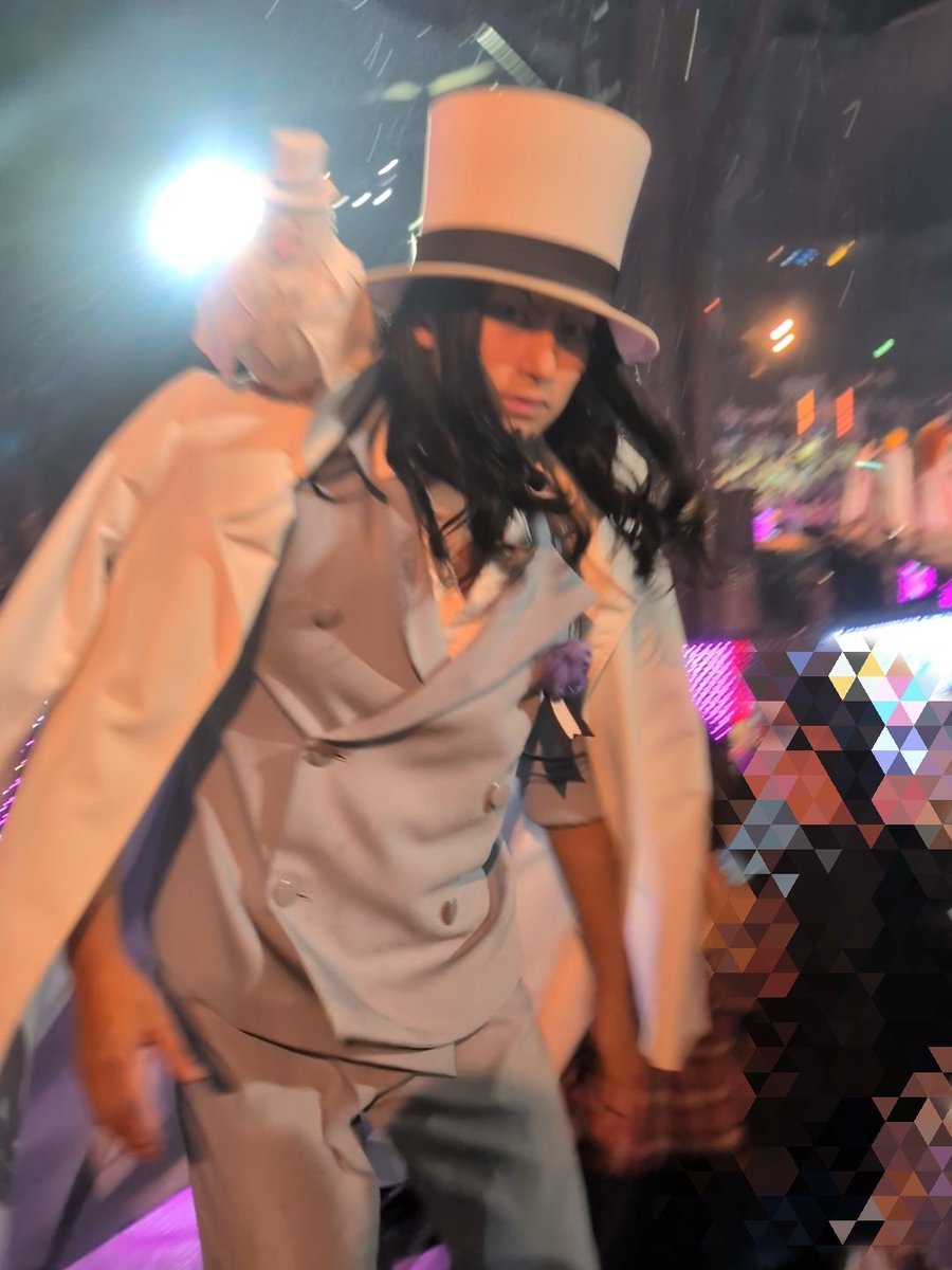one66_dile's tweet photo. 9/28 プレショ

推しの話
ルッチの痛バ持って行ったんですよ
本人にチラ見されましたよね🤣笑
カクとのやりとりもみれて
よかったです✨✨
(動画スクショだから
画質終わってるけども)

イケメンでした、感謝🕊

 #���レショ  #プレサマ  #USJワンピース https://t.co/8yImN2W7rD