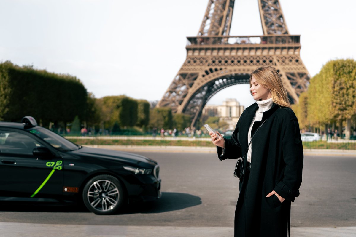 TAXISG7's tweet photo. 📣Retrouvez l'article de la @RevueduDigital dédié à l'essor de la clientèle internationale de G7 avec les visiteurs américains qui représentent 25 % des téléchargements de l'application G7 en 2026.

🔗 https://t.co/zQWyv20GSK

#G7Taxis #Mobilité #Transport #G7Paris #Excellence #Tourisme #Paris #QualitéDeService