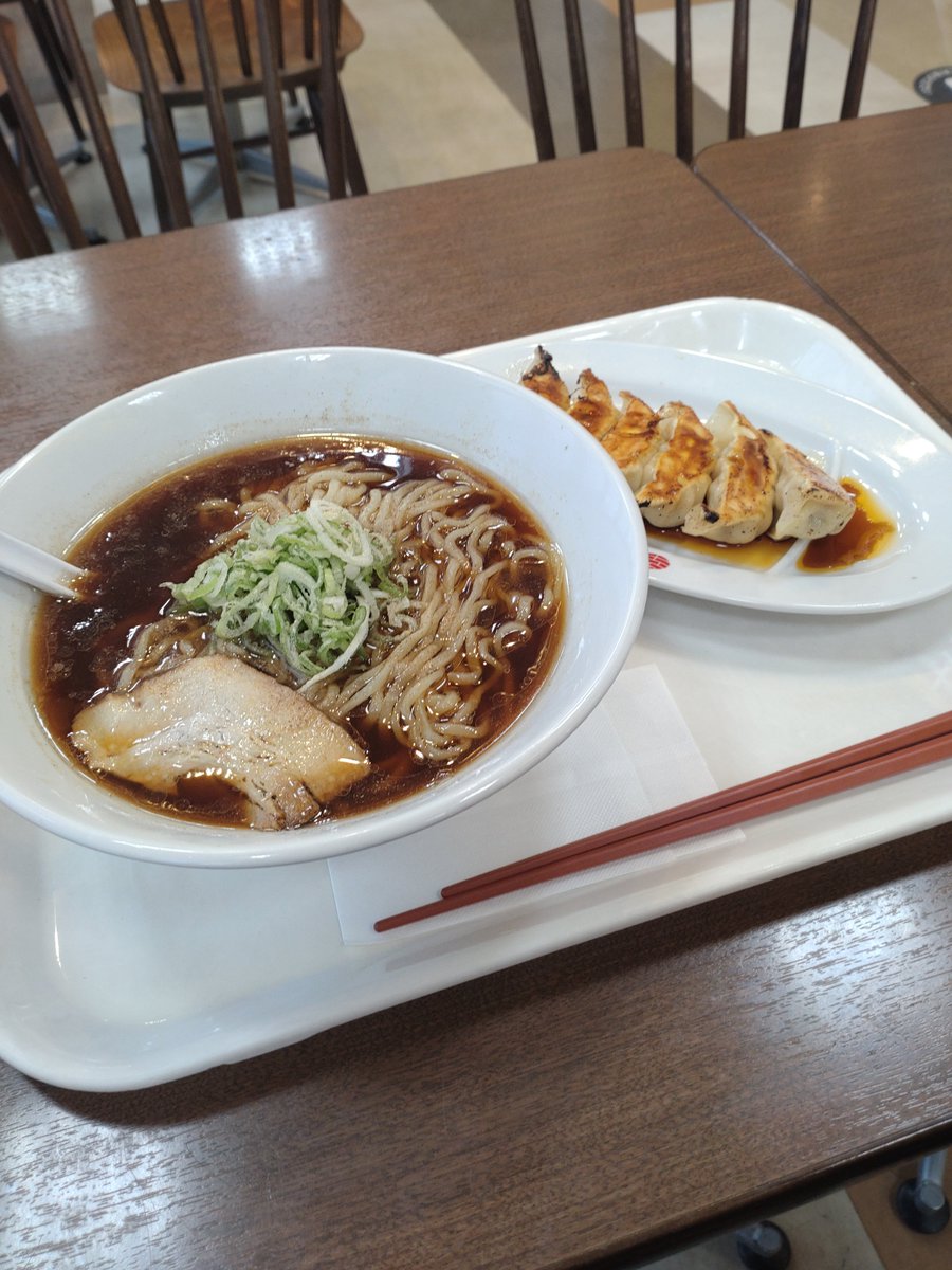 schwarz_cbw's tweet photo. ヘラを探しにホムセン行ったついでに幸楽苑へ。今日がフェア最終日だったみたいで食べれてラッキー。美味かった！
(  ◜௰◝   )
#郡山ブラックフェア https://t.co/hcN8swNURV