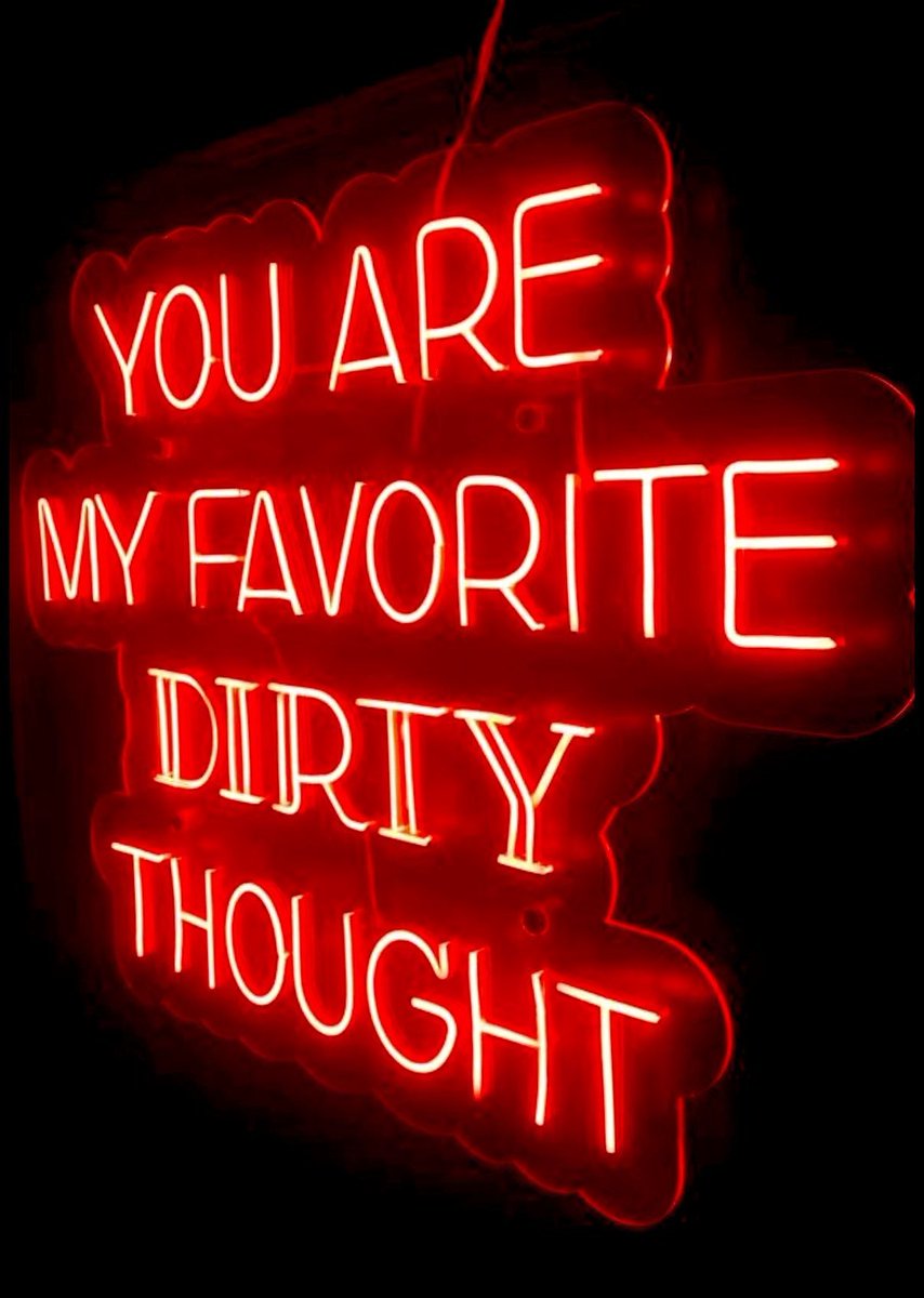 Velvetaftrdrk's tweet photo. Monday has got me thinking 😏 https://t.co/zgVMToYuGD
