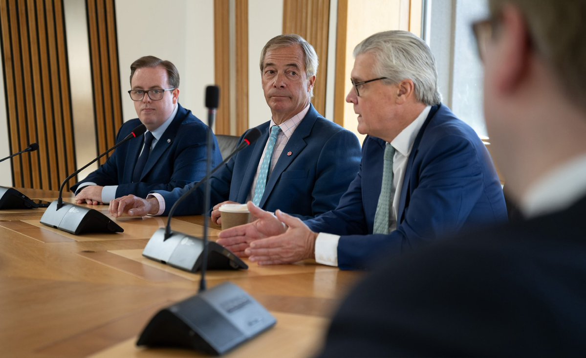 Nigel_Farage's tweet photo. Fantastic to see the great things our Reform team is doing in Scotland. 🏴󠁧󠁢󠁳󠁣󠁴󠁿 https://t.co/1FJvbDGBY2