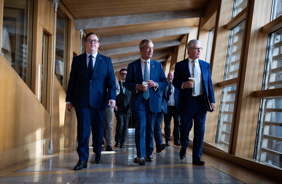 Nigel_Farage's tweet photo. Fantastic to see the great things our Reform team is doing in Scotland. 🏴󠁧󠁢󠁳󠁣󠁴󠁿 https://t.co/1FJvbDGBY2