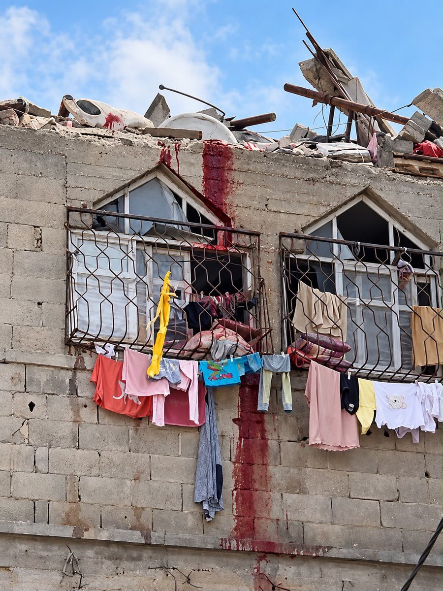 Mbdo95's tweet photo. هذه دماء سيدة فلسطينية حامل بشهرها التاسع 

استشهدت اليوم بقصف منزلها بمدينة غزة وأصيب زوجها بجراح خطيرة https://t.co/JQycCQeIqH