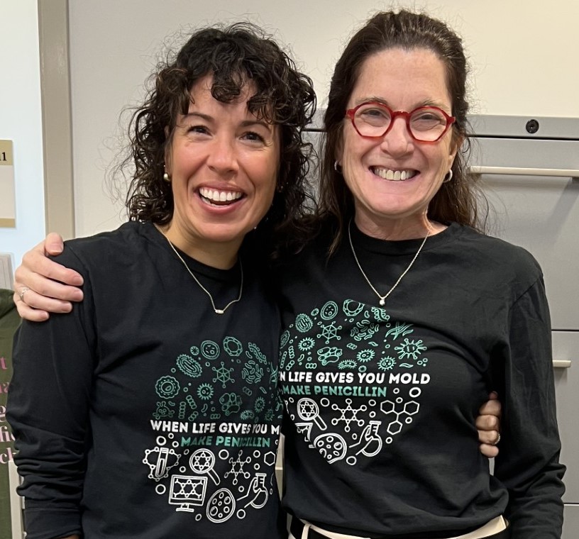 RothenbergLab's tweet photo. Today is National Penicillin Allergy Day! Thank you to our team for raising awareness of how carrying an incorrect penicillin allergy label affects care.
https://t.co/0sP6USzzGM

Learn more about penicillin testing at Cincinnati Children's
https://t.co/NhEVirG7ER https://t.co/phAnOzMPrq