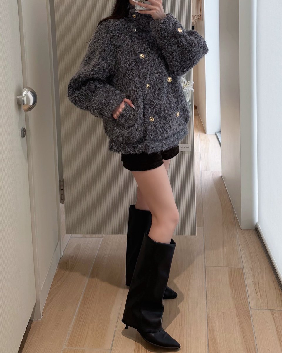__chiaki_00's tweet photo. ZOZOで買えるここのｱｳﾀｰ全部かわいいの、秋冬のデート服は絶対ココ🎶ྀི https://t.co/LkmS55v5UC
