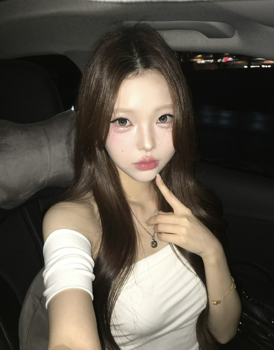 ranranshuilee's tweet photo. 亚比 https://t.co/3tKfD2rrFp