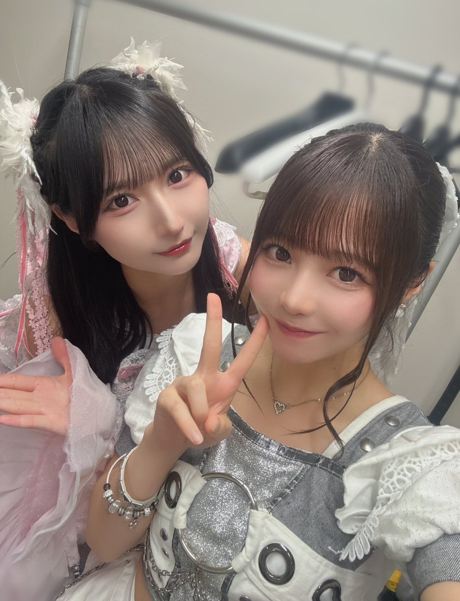 HBN_mii's tweet photo. 三倉みくさんとお写真撮っていただきました(๑>◡<๑)
名古屋でご一緒した際に初めてお声がけさせてもらった時のこと覚えてくださっててめっちゃ嬉しかったです…🩷
ずーっと前だったのに🥹
またご一緒できるよう頑張ります✨
今日はありがとうございました🫶🫶🫶 https://t.co/5DGQRPjB4S