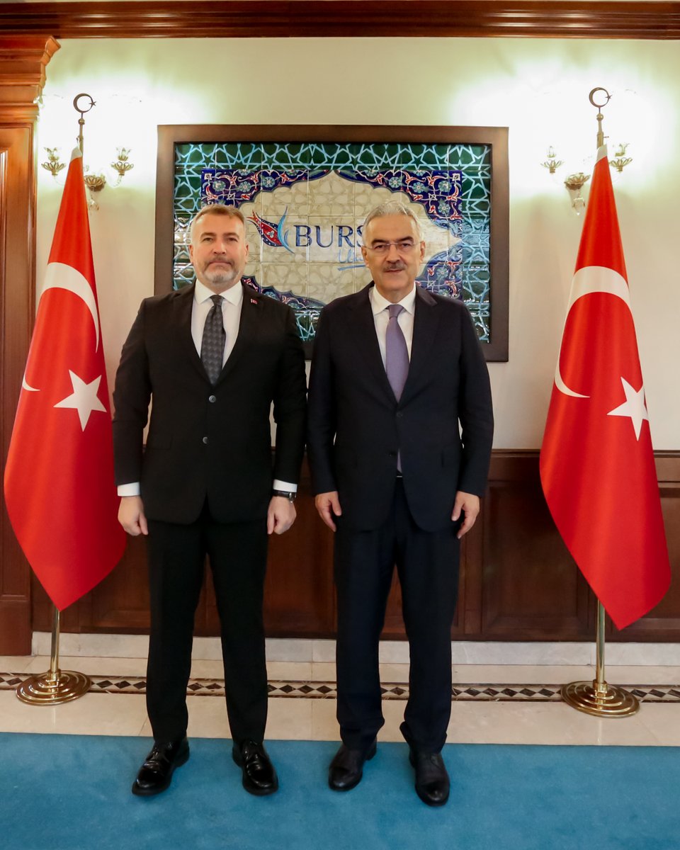 BursaValiligi's tweet photo. Millî Eğitim Bakan Yardımcısı Sayın Cihad Demirli, Valimiz Sayın Erol Ayyıldız'ı ziyaret etti. https://t.co/8bIb0fbvar