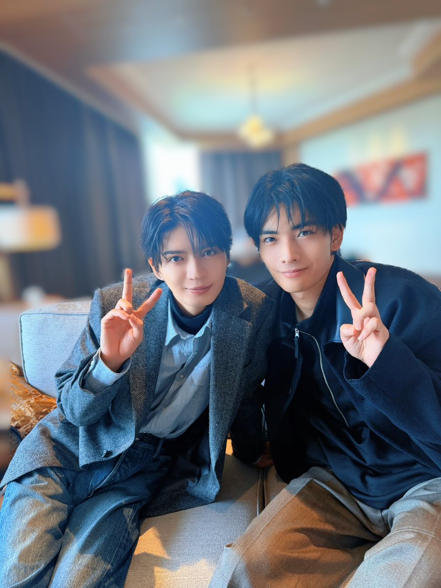 mokudai_kazuto's tweet photo. 📚掲載情報

本日9/29(火)発売
『Orobianco 30th Anniversary Tote Bag Book』表紙に武藤潤くんと登場!!

定番アイテムから、ブランド30周年記念した商品まで、オロビアンコのプロダクトをご紹介!!

ご予約はこちらから!!
▶︎https://t.co/ZiFHi0zAgi

ぜひお手に取ってご覧ください!!

#PR #Orobianco #オロビアンコ 
#武藤潤 くん #杢代和人