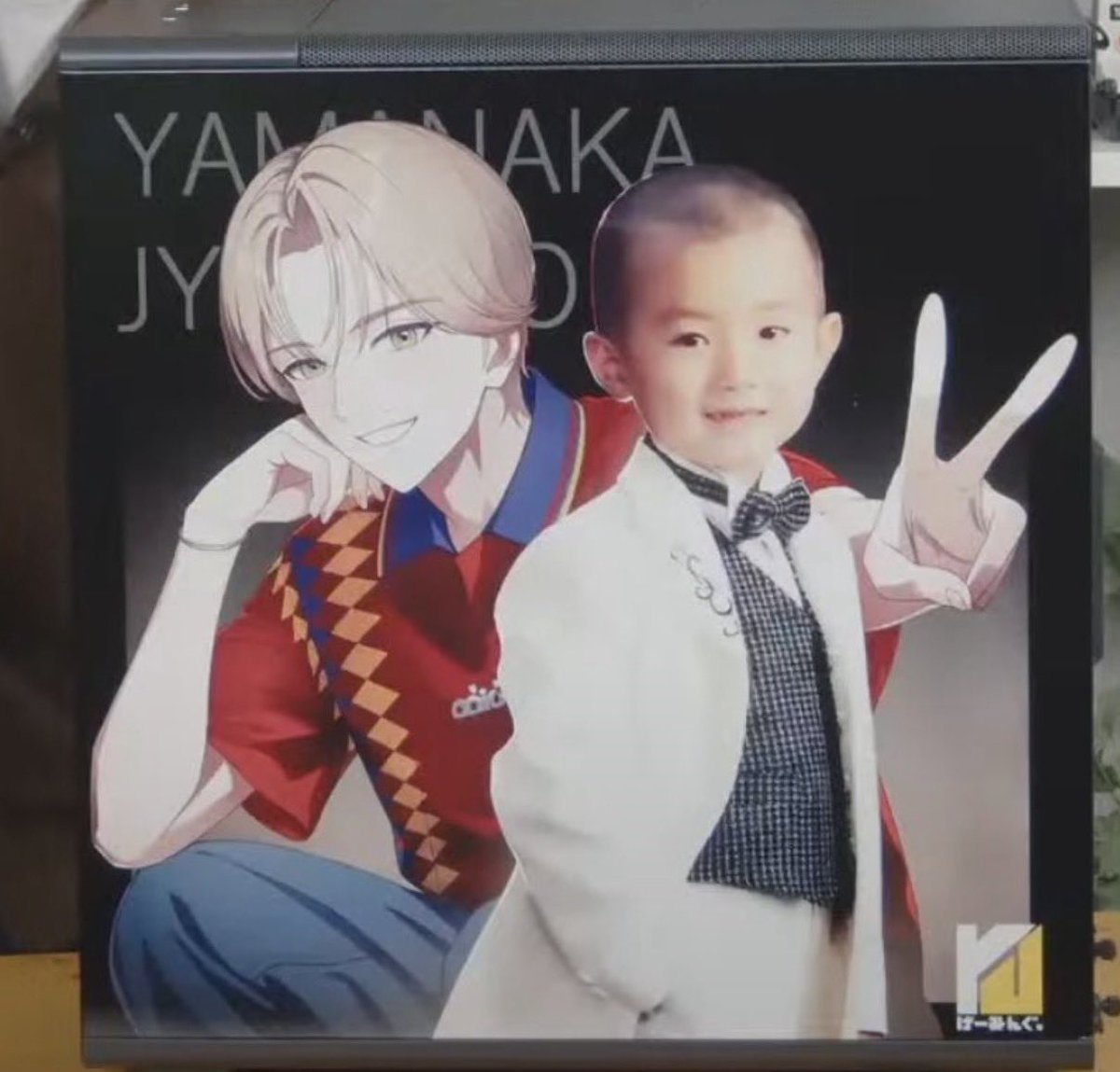 da_1215_'s tweet photo. ほんまこれやから.....YJっておもろい.......誰がPC作るのに実写幼少期の写真使うねん https://t.co/2bBOfQ0Yp1