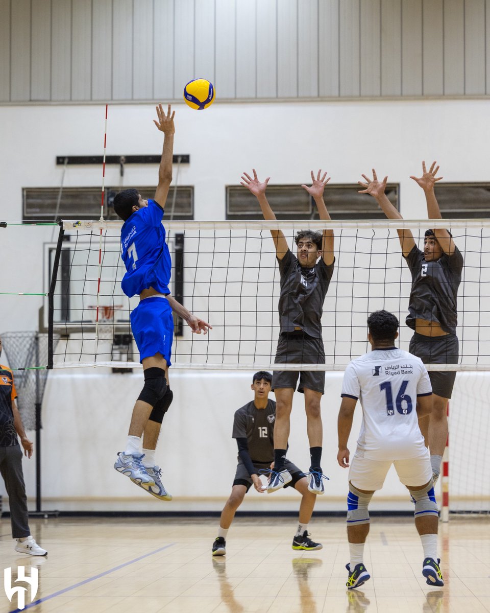 Alhilal_SG's tweet photo. ناشئو طائرة الهلال يكسبون “الصفا” 🏐

مبروك 👏 https://t.co/AdpRWYJFOo