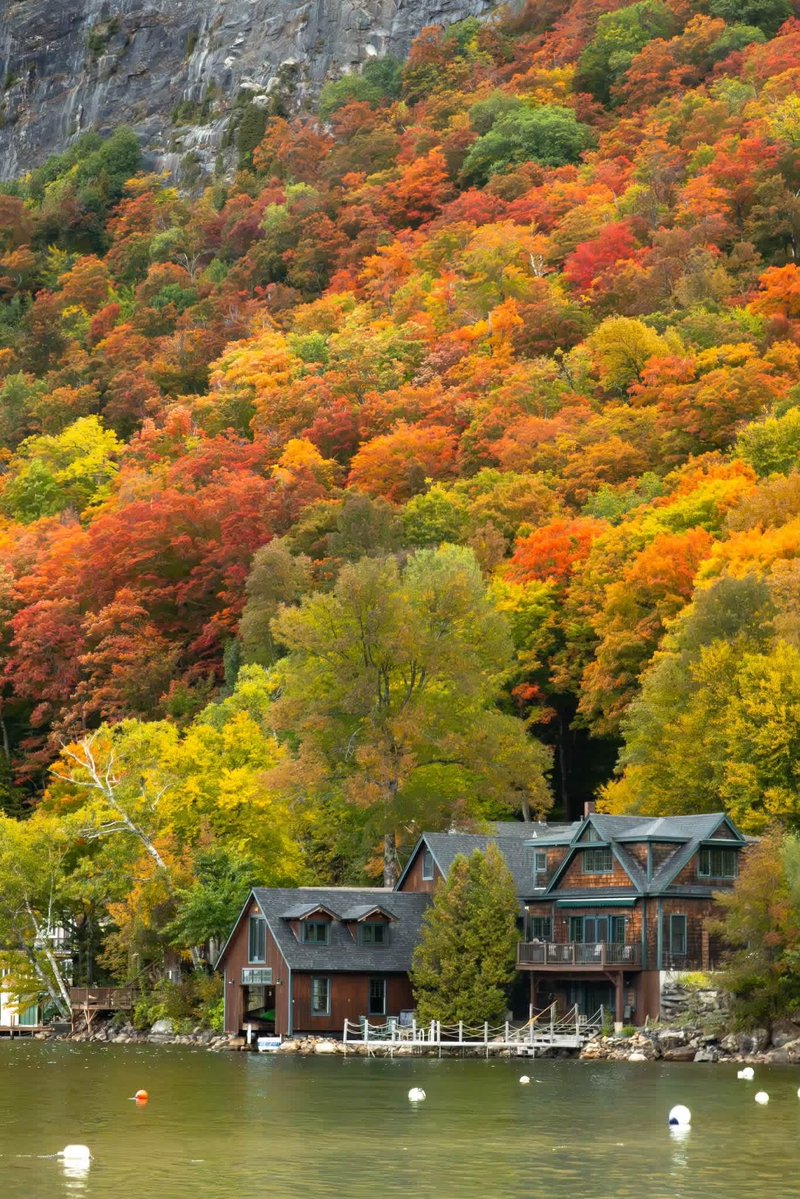 iamdan363's tweet photo. My favorite season https://t.co/LwHqyff6xx