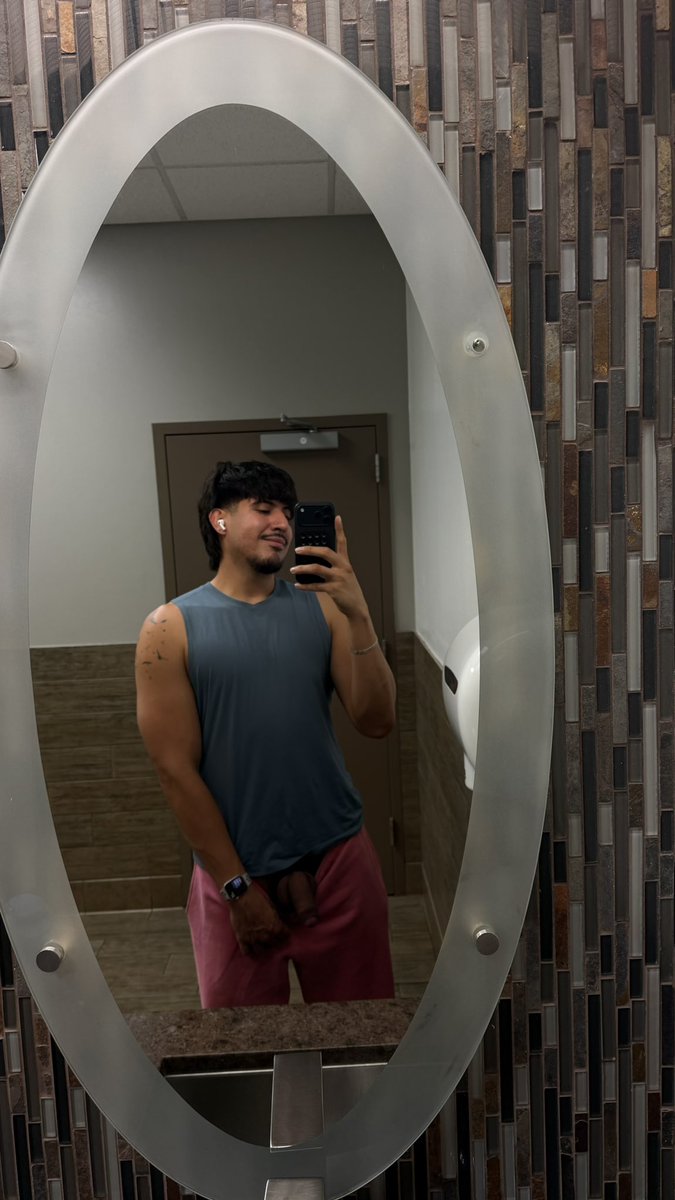 6ft3latinopapi's tweet photo. good morning chat https://t.co/T61BM1YlvJ