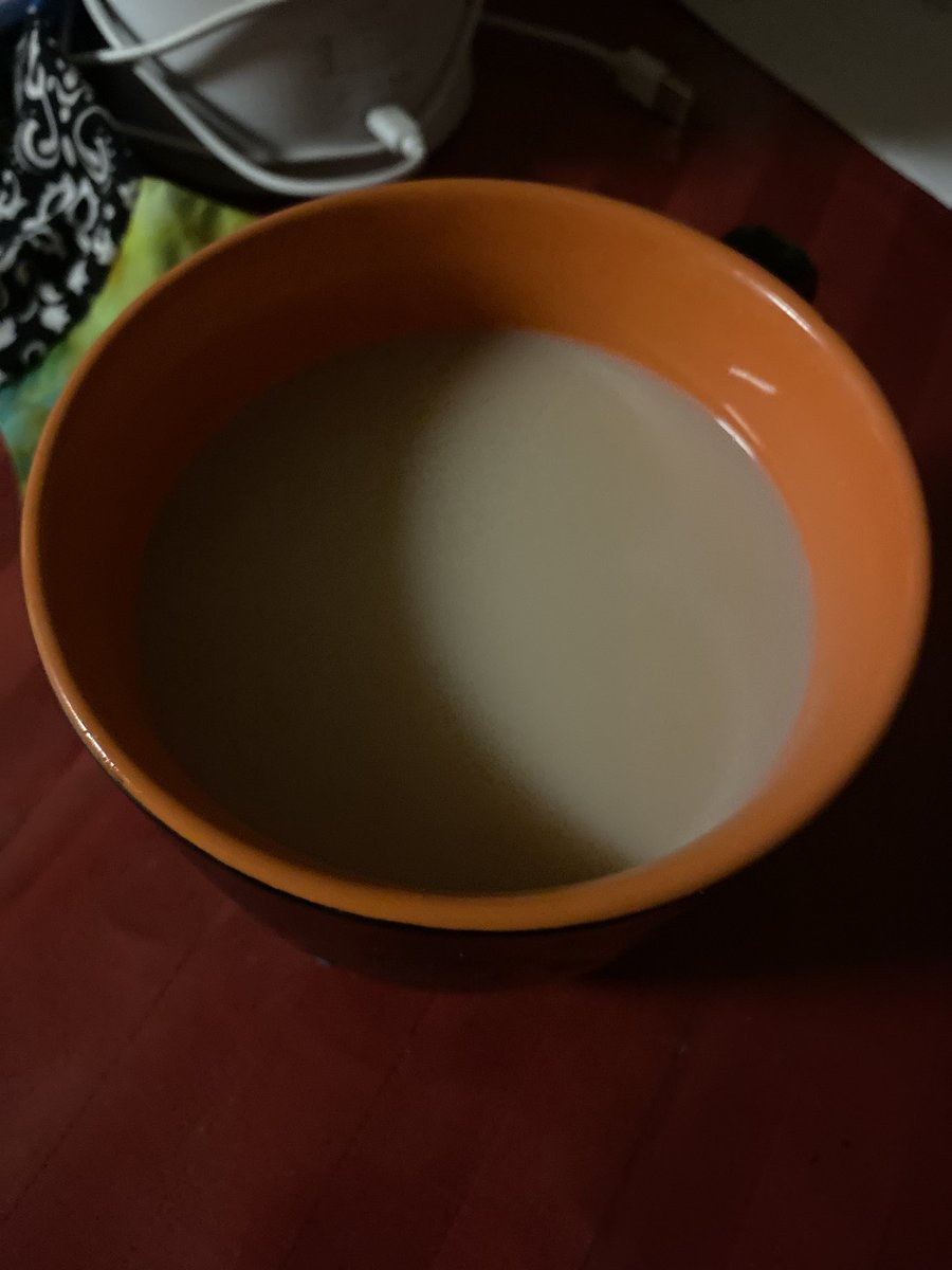 syncopepup's tweet photo. Oat milk with honey and peppermint tea . So peaceful in the morning awhh https://t.co/7vj8DhBnI1