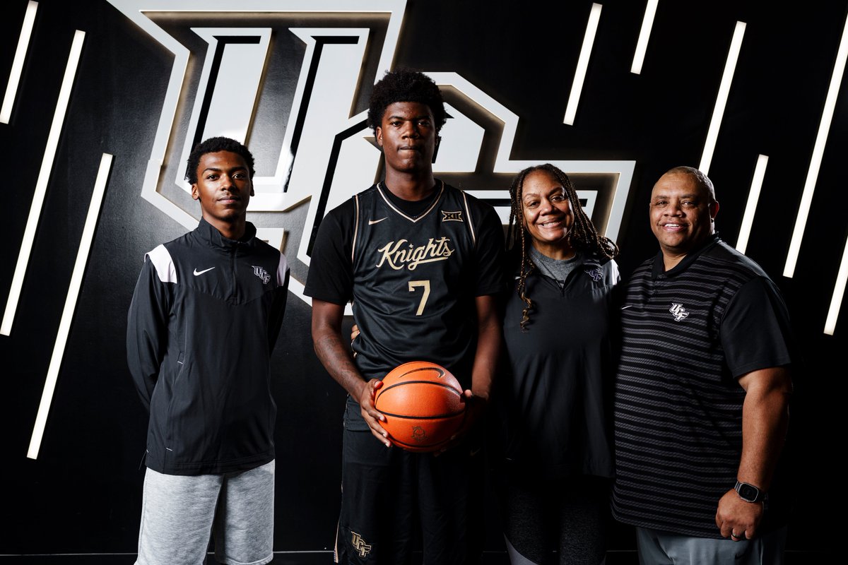 ChaseDaDream4's tweet photo. THANK YOU @UCF_MBB for a very successful official visit! #notcommitted https://t.co/9GKxrRQQBB