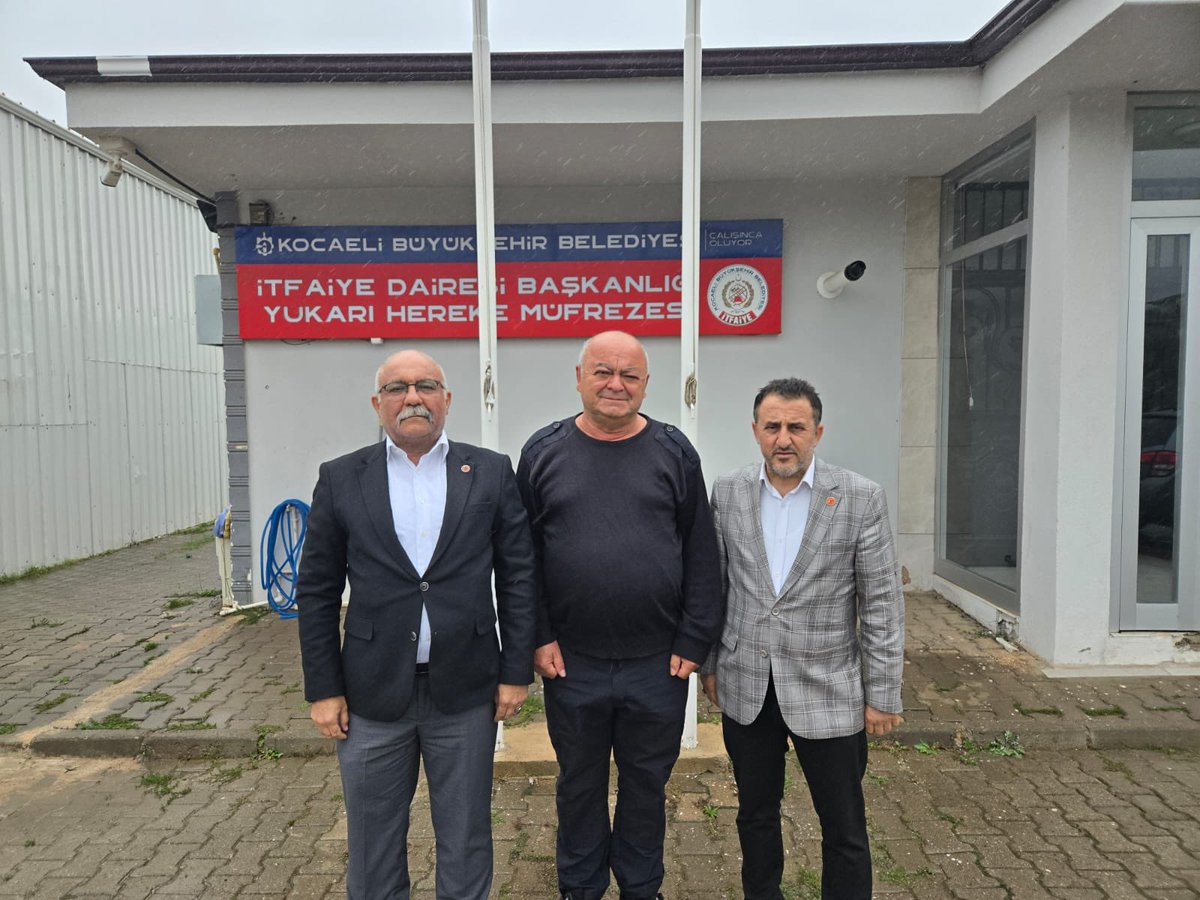 doganbekiroglu's tweet photo. İtfaiyecilik haftası münasebetiyle Belediye Başkan Yardımcımız ve Meclis Üyemiz birlikte İtfaiye Daire Başkanlığı Yukarı Hereke Müfrezesini  ziyaret ederek İtfaiye erlerimizle hasbihal ederek haftalarını kutlamıştır. @MHP_Bilgi https://t.co/pbR6uIbydN