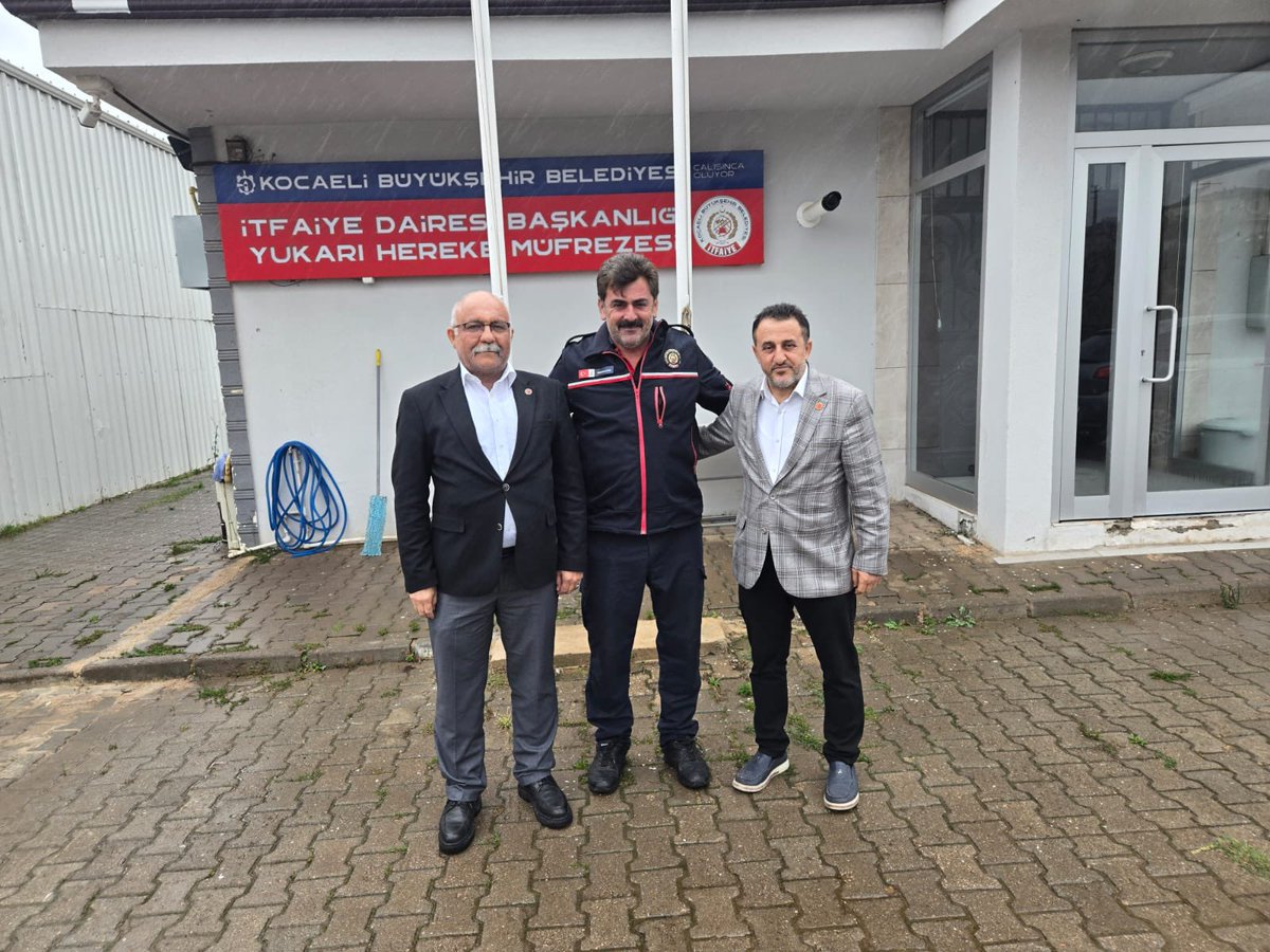 doganbekiroglu's tweet photo. İtfaiyecilik haftası münasebetiyle Belediye Başkan Yardımcımız ve Meclis Üyemiz birlikte İtfaiye Daire Başkanlığı Yukarı Hereke Müfrezesini  ziyaret ederek İtfaiye erlerimizle hasbihal ederek haftalarını kutlamıştır. @MHP_Bilgi https://t.co/pbR6uIbydN