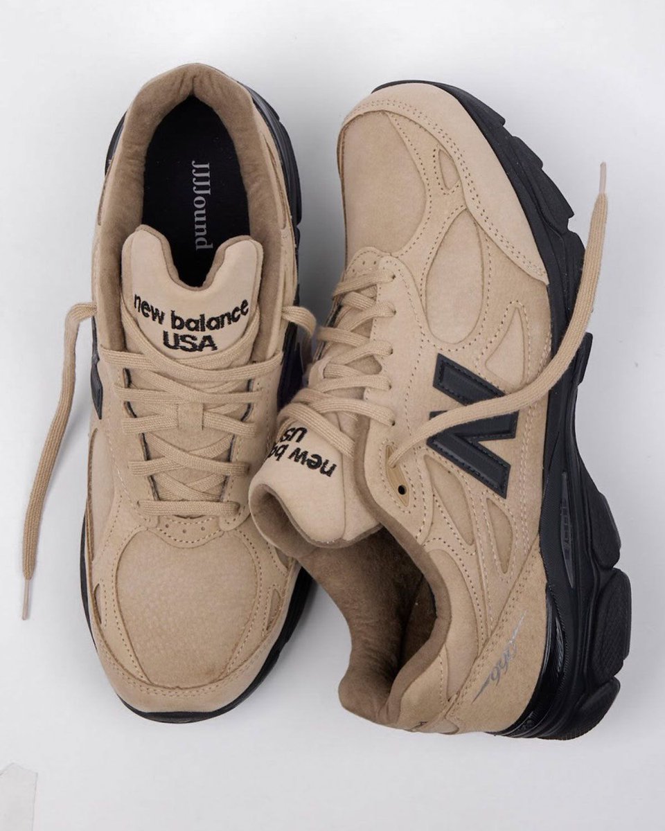 SneakerNews's tweet photo. JJJJound reveals upcoming New Balance 990v3 in tan suede 🍂

Our full breakdown >> https://t.co/9H6cnAQvVY https://t.co/huXqPN9lIF