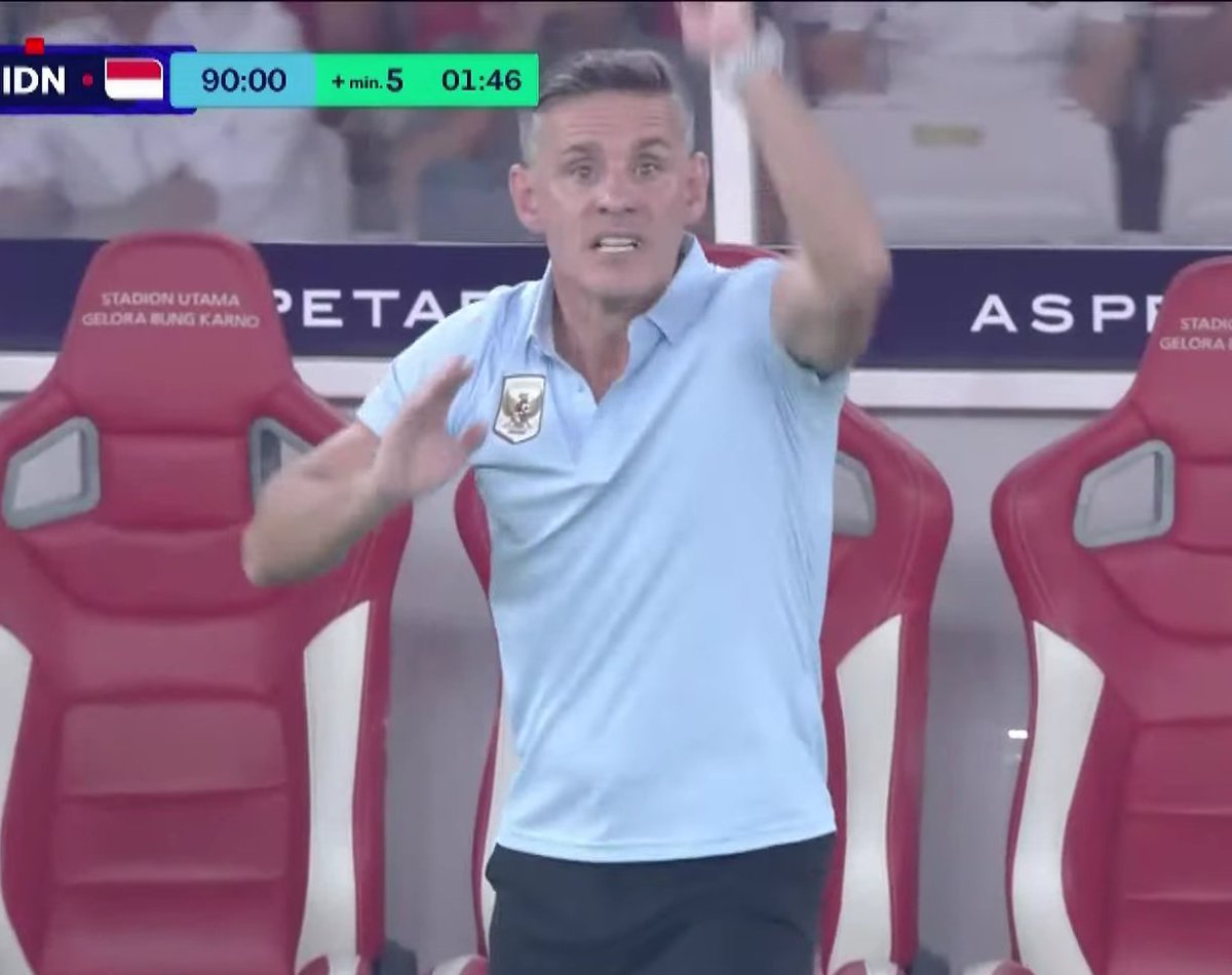 TimnasXtra's tweet photo. 𝐅𝐈𝐅𝐀 𝐀𝐒𝐄𝐀𝐍 𝐂𝐔𝐏
FT Indonesia 0-0 Malaysia

🟥 Thom Haye '37

Thoughts on John Herdman’s Indonesia tonight? https://t.co/AdDML0KkwA