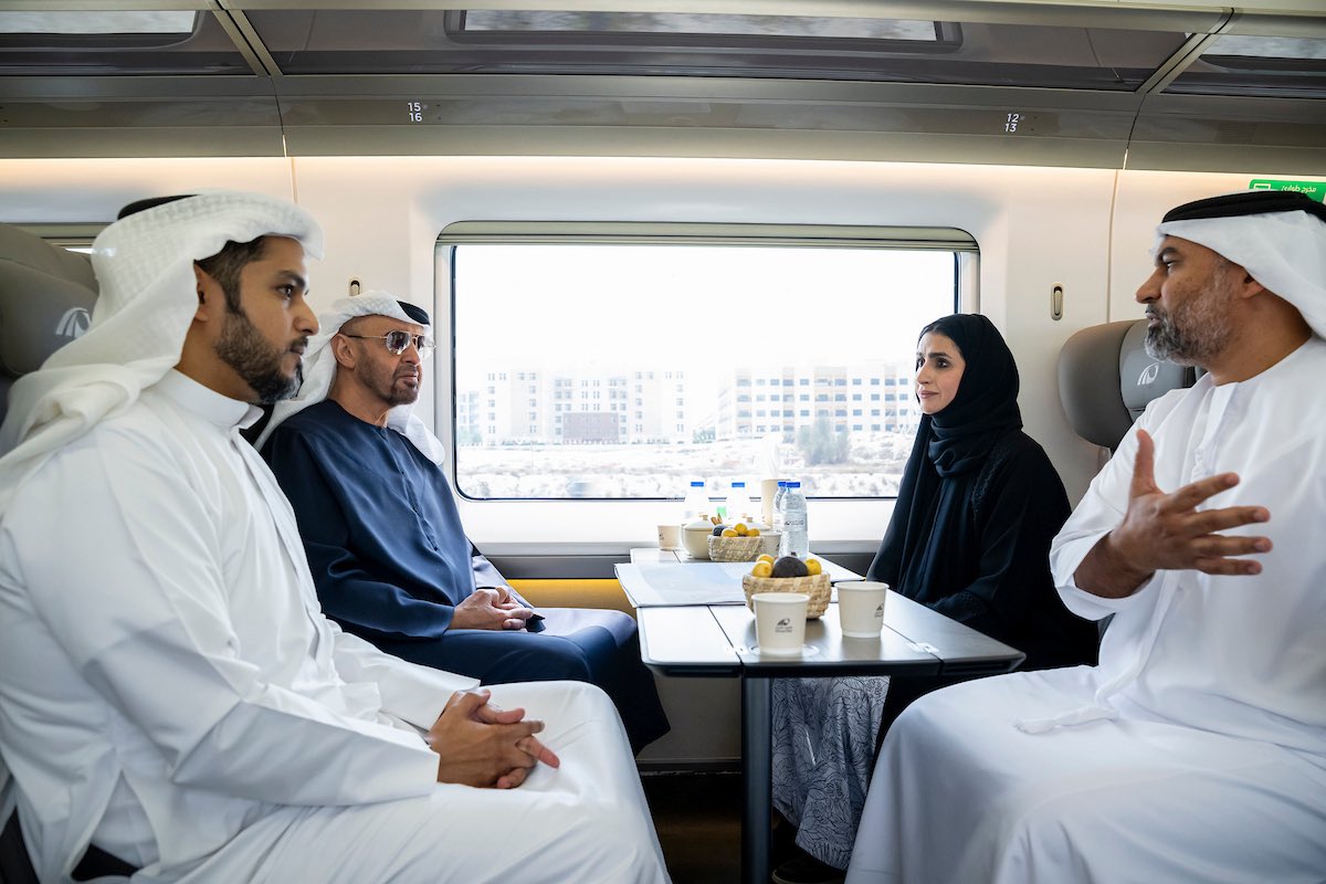 FaisalHuraiz's tweet photo. حين يستقل صاحب السمو الشيخ محمد بن زايد قطار الاتحاد من أبوظبي إلى دبي، لا نرى رحلة بين مدينتين فحسب؛ نرى القطار يعبر بين طموحاتنا، ونسمع هدير إنجازاتنا، ونشعر بنبض وطن يمضي بثبات نحو مستقبله برؤية واحدة.

اليوم تبدأ رحلة جديدة؛ تقترب فيها مدن الإمارات، وتختصر المسافات، وتتسع آفاق المستقبل.