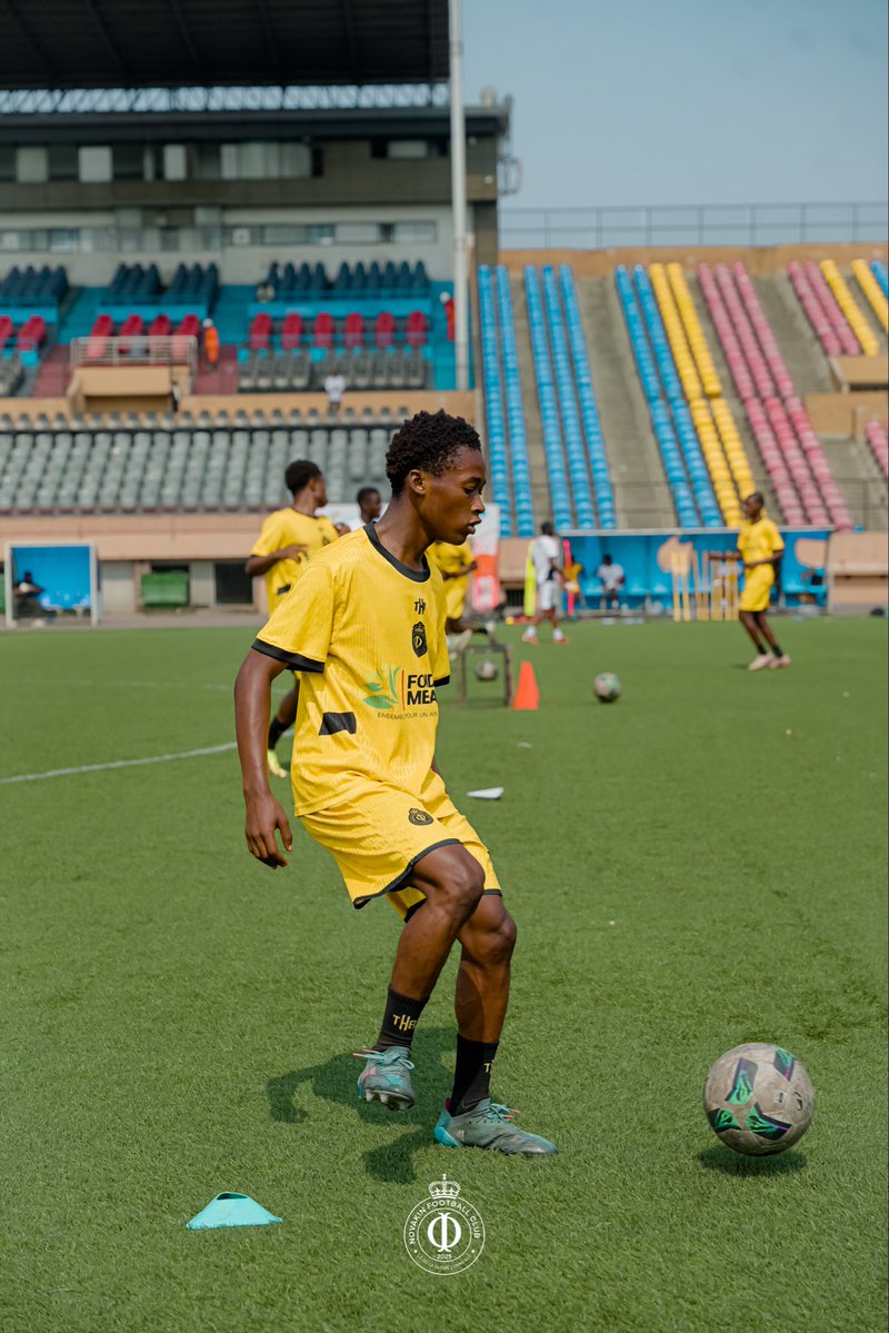 NovakinFc's tweet photo. NOUVELLE SEMAINE, MÊME DÉTERMINATION. 

Chaque semaine est une nouvelle occasion de progresser, de se dépasser et de se rapprocher de nos objectifs
.
« Un nouveau jour, une nouvelle semaine, une nouvelle occasion de devenir meilleur. »

Au travail, Panthères. 🖤💛
#NOVAKINFC https://t.co/azyqsoGH3x