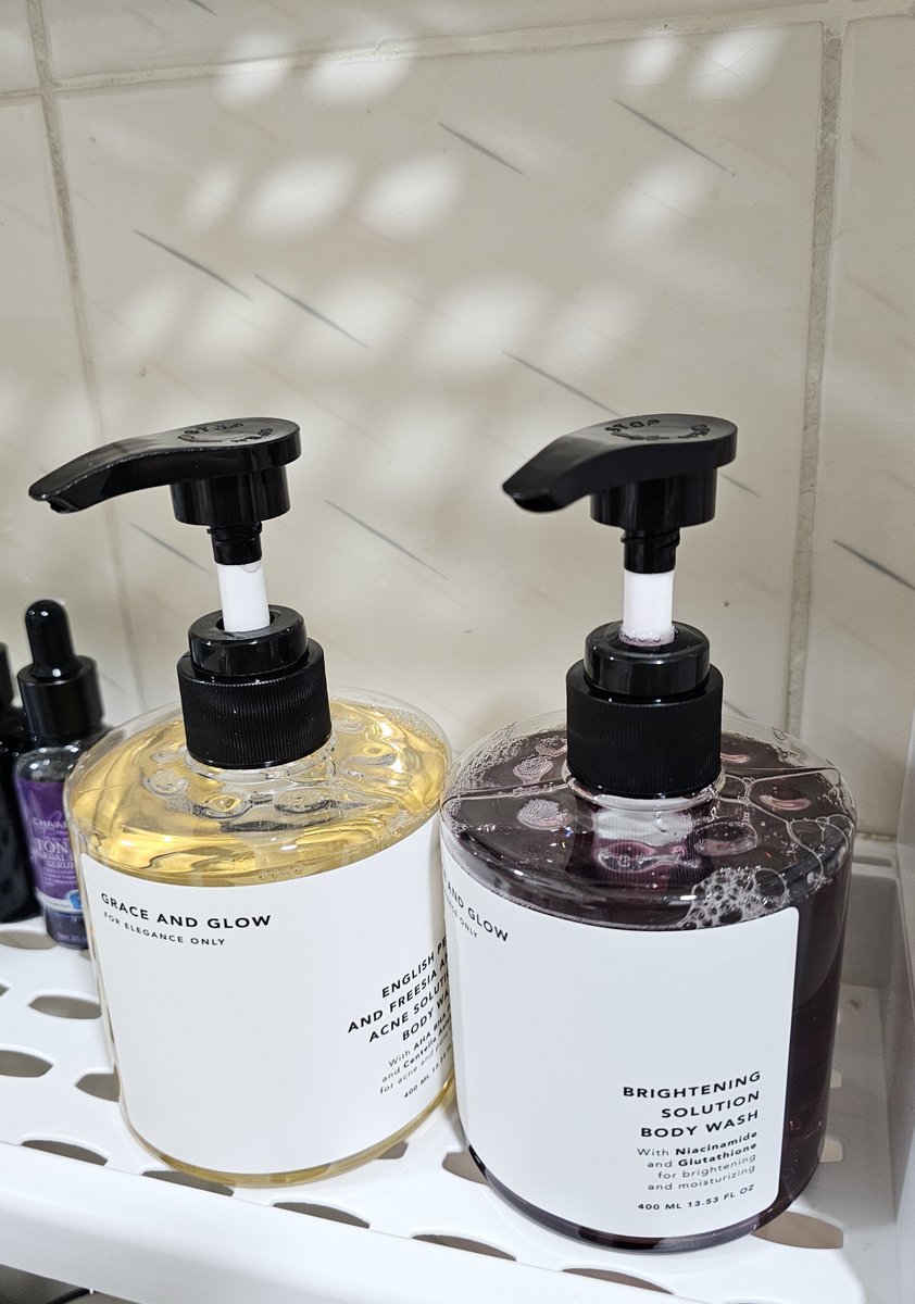 SIRIN_N24's tweet photo. ป้ายยาสครับและครีมอาบน้ำ  - Grace and Glow -
ตัวสครับปุกม่วง มีAHA + Niacinamide
- ทําความสะอาดผิว 
- ขจัดเซลล์ผิวที่ตายแล้ว 
- รักษาความยืนหยุ่นของผิว

ที่สำคัญ กลิ่นดีมากกก อาบแล้วฟินสุดๆ🛁✨️

https://t.co/roCjuxSR93

#ShopeeAffiliate https://t.co/HMZ6kz4hac