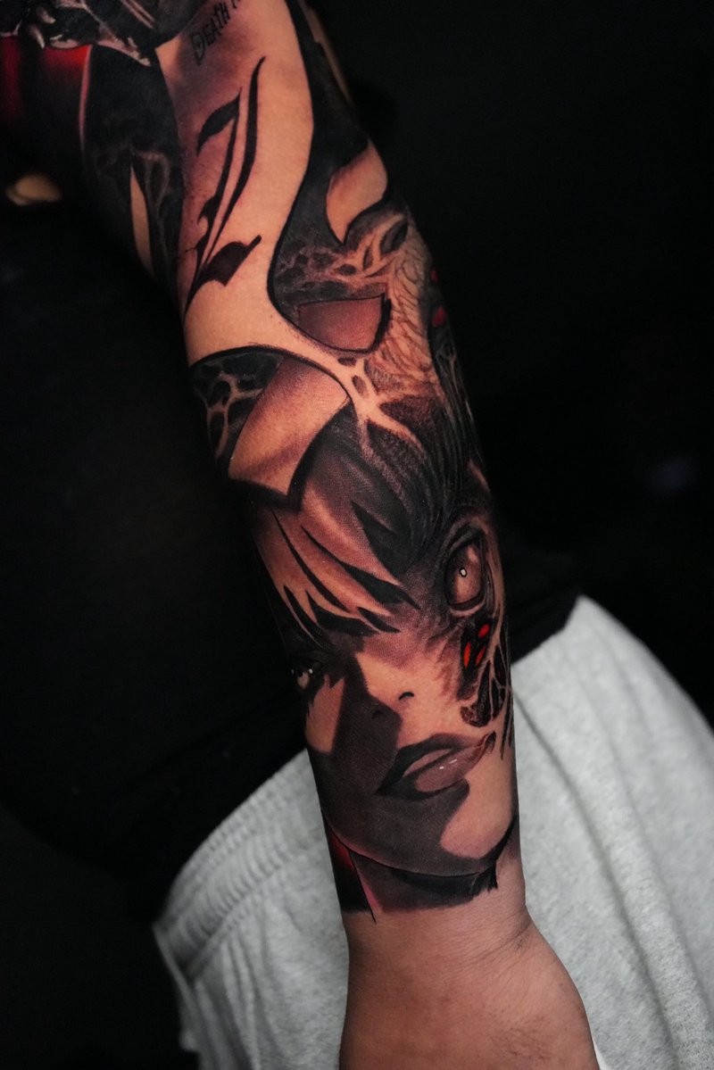 JesterInDecay's tweet photo. Forgot to post my sleeve. Ryuk &amp; Misa Amane x Tomie. https://t.co/OzhMkYcoYZ