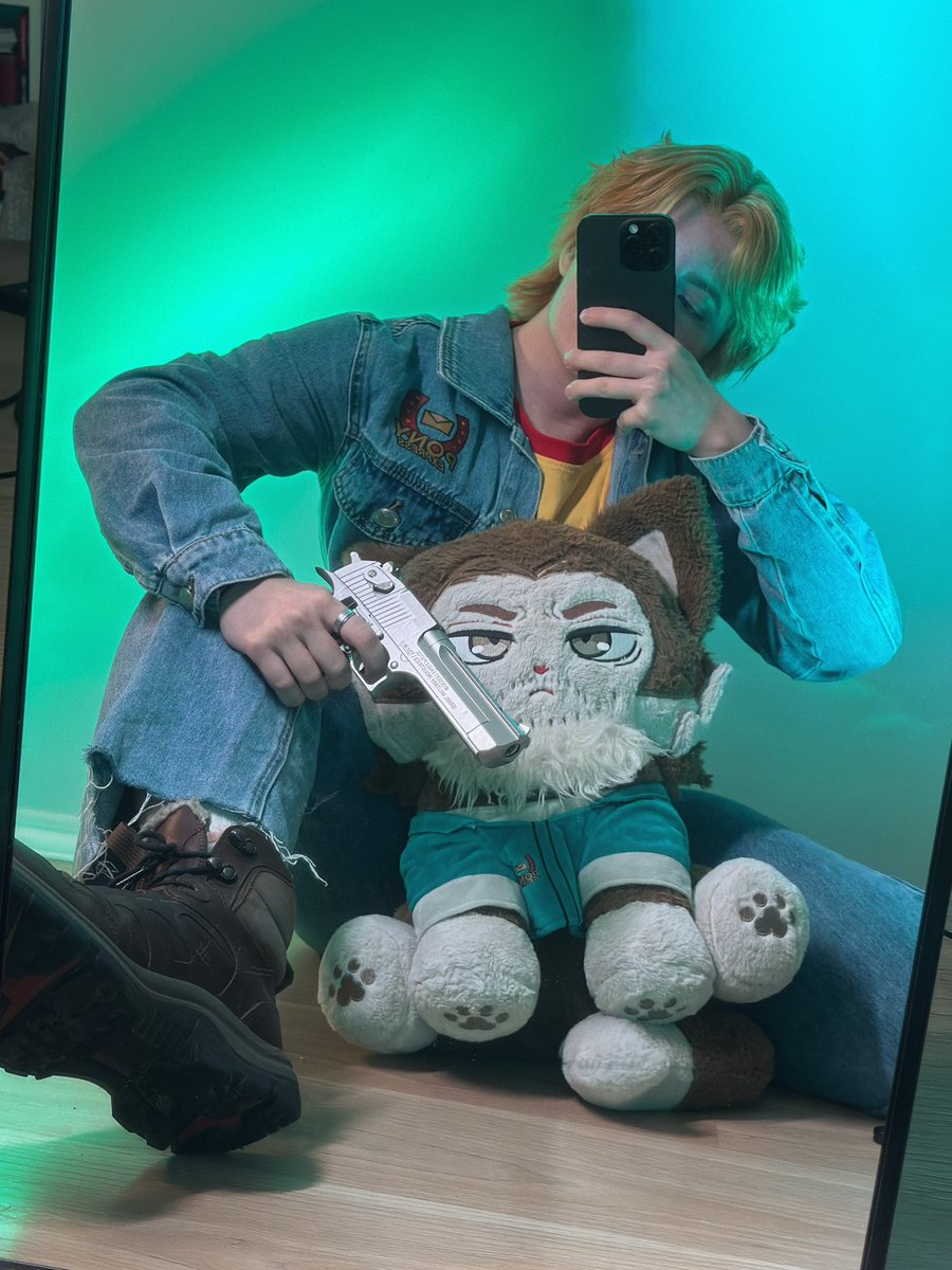 JackieU_Cos's tweet photo. Thanks to @Shady368 for being my Jimmy for a photo 🤣. Bonus funny pic without retouching: https://t.co/kUOS4tS53T