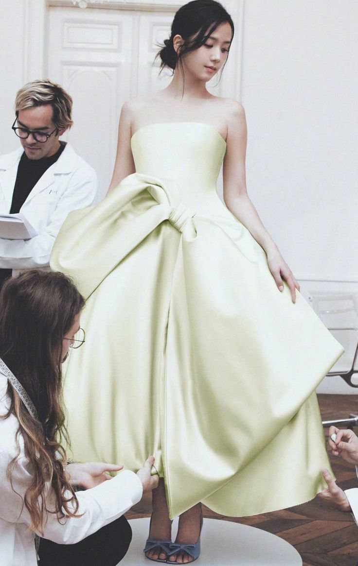 fawnsooya's tweet photo. Our beloved Dior Princess ·͜·♡  

DIOR PRINCESS JISOO AT PARIS
#JISOOxDior #DiorSS27 #DiorSummer27 @Dior https://t.co/4DlnfD6Uud