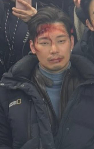 long_anbu's tweet photo. 피칠칠 사냥개들 비하인드 사진이 너무 좋은것 https://t.co/vdTUa5b1JA