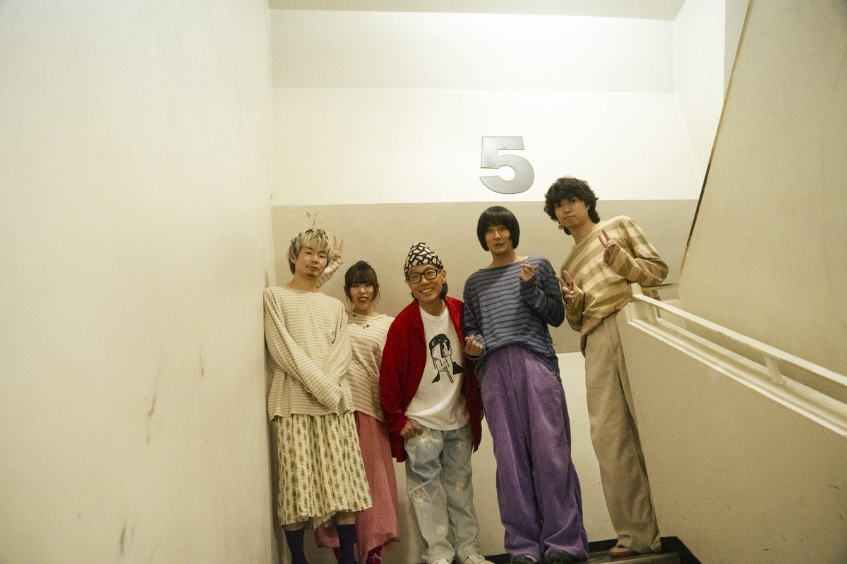 sleeping_rices's tweet photo. ─⋆.˚✧𝙏𝙝𝙖𝙣𝙠 𝙔𝙤𝙪 生活の忘れもの-憩-✧⋆.˚─
Special Act: ハナレグミ

-set list-
1.ほたるのうた
2.敵いませんかね
3. Be My Baby
4. Life is beautiful
5.家族の風景 cover.(w./ハナレグミ)
6.familia
7.アップルパイ
8.クラクションレイニーブルース
9.会社員
10.疾走
11.Thank you for the Music
12. みんなのうた

en.1 恋煩い
en.2 long goodbye

また会いましょう✶ ࣪˖࿐ *
@hanareOffcial さん 最高な日をありがとうございました. ݁₊ ✶. ݁ ˖ˎˊ˗