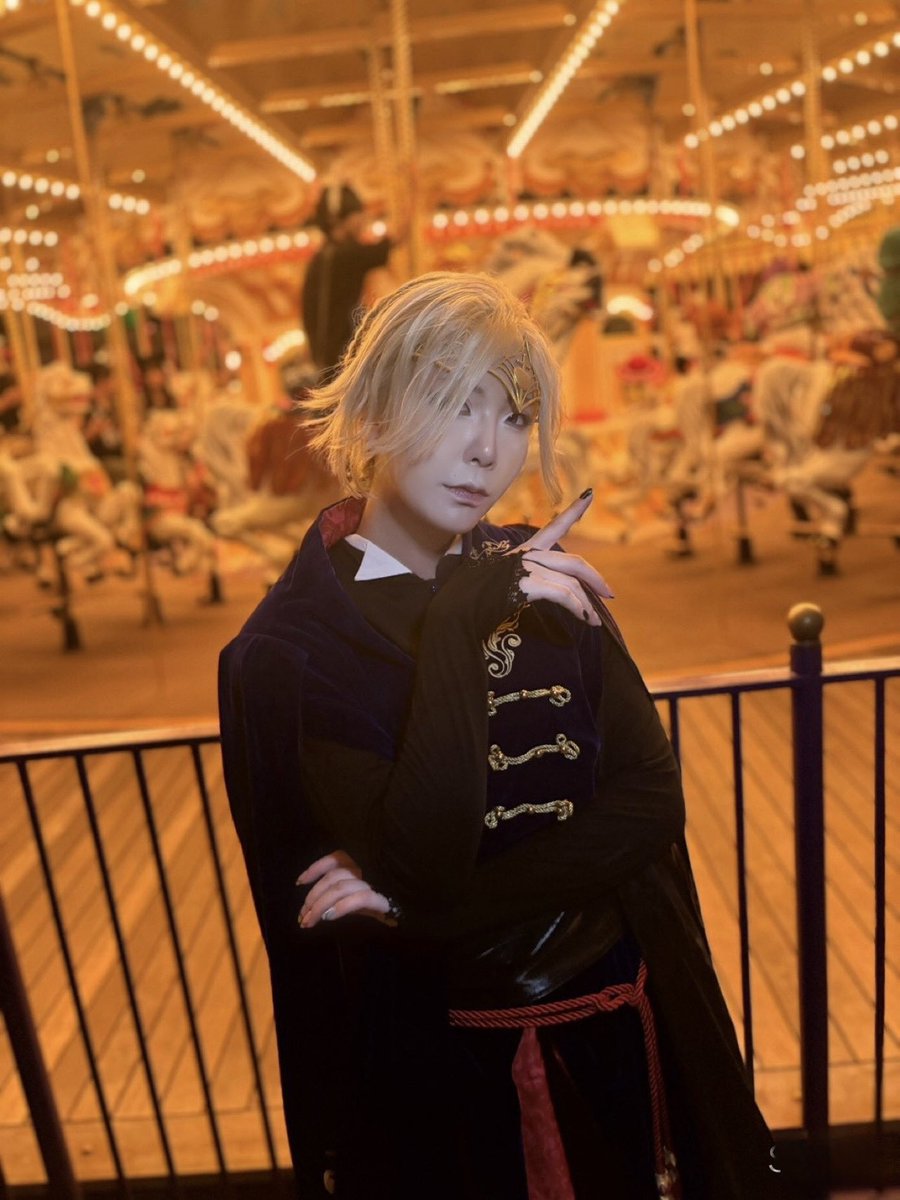 adtk33's tweet photo. 「どう���女王様みたいに見える？」

 #Dハロ仮装2026
 #ツイステ仮装 https://t.co/yb3wf6F29M