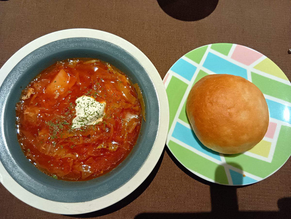 springbreezecat's tweet photo. 夕食はずっと行きたかったココロゴトカフェカフェに😋
ボルシチとオデーササラダとグルテンフリーパンをいただきました😋グルテンフリーパンは期間限定だったみたいですが、あるので出せますと言ってくださり、お言葉に甘えていただきましたヽ(=´▽`=)ﾉ写真も撮らせてくださってめっちゃ感謝です💖③ https://t.co/VKUnGUm4Gi