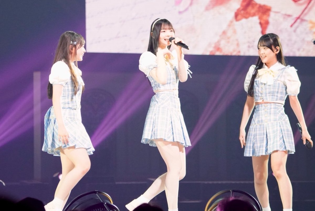 s_pan__'s tweet photo. なにかアイコンタクトしてるこさまる🤣
#大賀彩姫
#丸山ひなた
#近藤沙樹 
#AKB48
#AKBサンコンコン https://t.co/xWHuS4wbfm