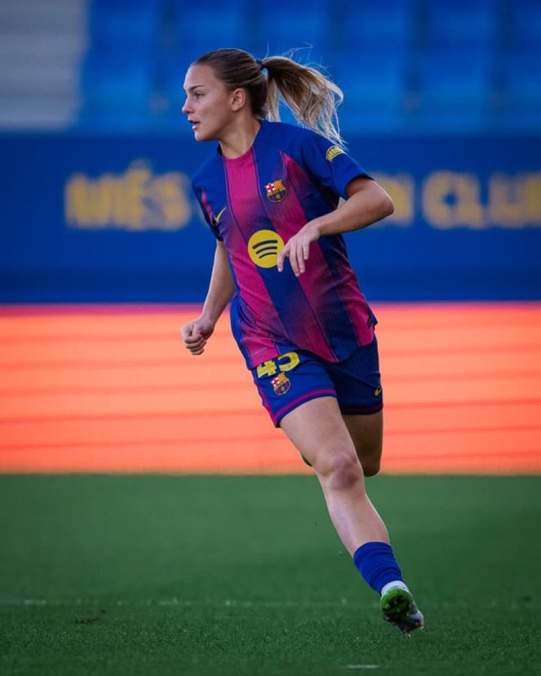 Culerscore's tweet photo. FC Barcelona have confirmed that Pere Romeu and Carla Julià will speak to the media tomorrow at 5:30 p.m.

Pending the official squad announcement, Carla Julià is expected to be available for the clash against Roma, while Aïcha Camara could also make her return. 🔵🔴 https://t.co/z3FuFeSsHo
