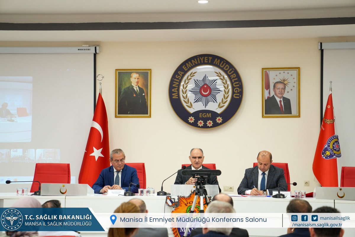 Manisailsaglik's tweet photo. Bağımlılıkla Mücadele İl Koordinasyon Kurulu Toplantısı Sayın Valimiz Vahdettin Özkan başkanlığında, İl Müdürümüz Uzm. Dr. Mehmet Fatih Zeren, ilgili kamu kurum ve kuruluş temsilcilerinin katılımıyla İl Emniyet Müdürlüğü Toplantı Salonunda gerçekleştirilmiştir. https://t.co/ccLvPHW7It