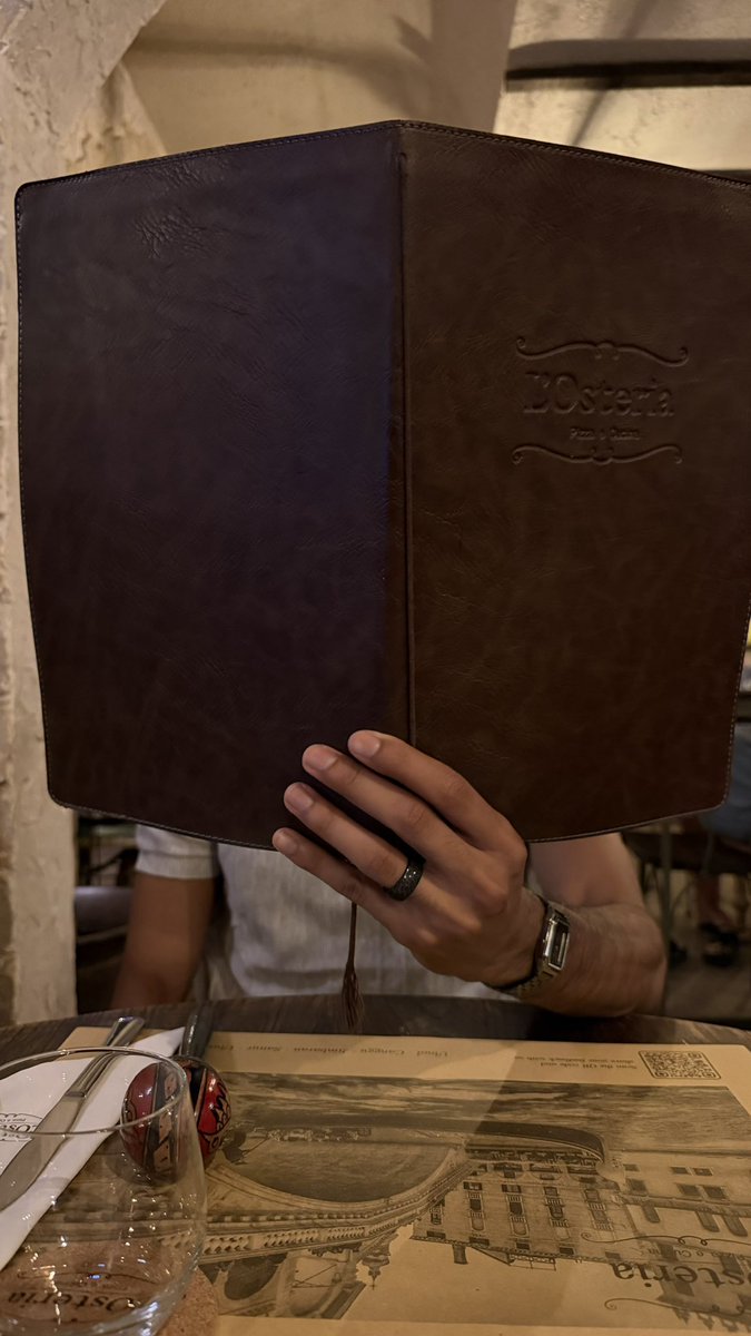 G42F__'s tweet photo. بتروح جزيرة بالي 🇮🇩؟ 
وتحب الأكل الإيطالي 🇮🇹🍕 

لااااااااازم تجرب هالمطعم 🤤
L’Osteria pizza https://t.co/o8CjAxPu3w